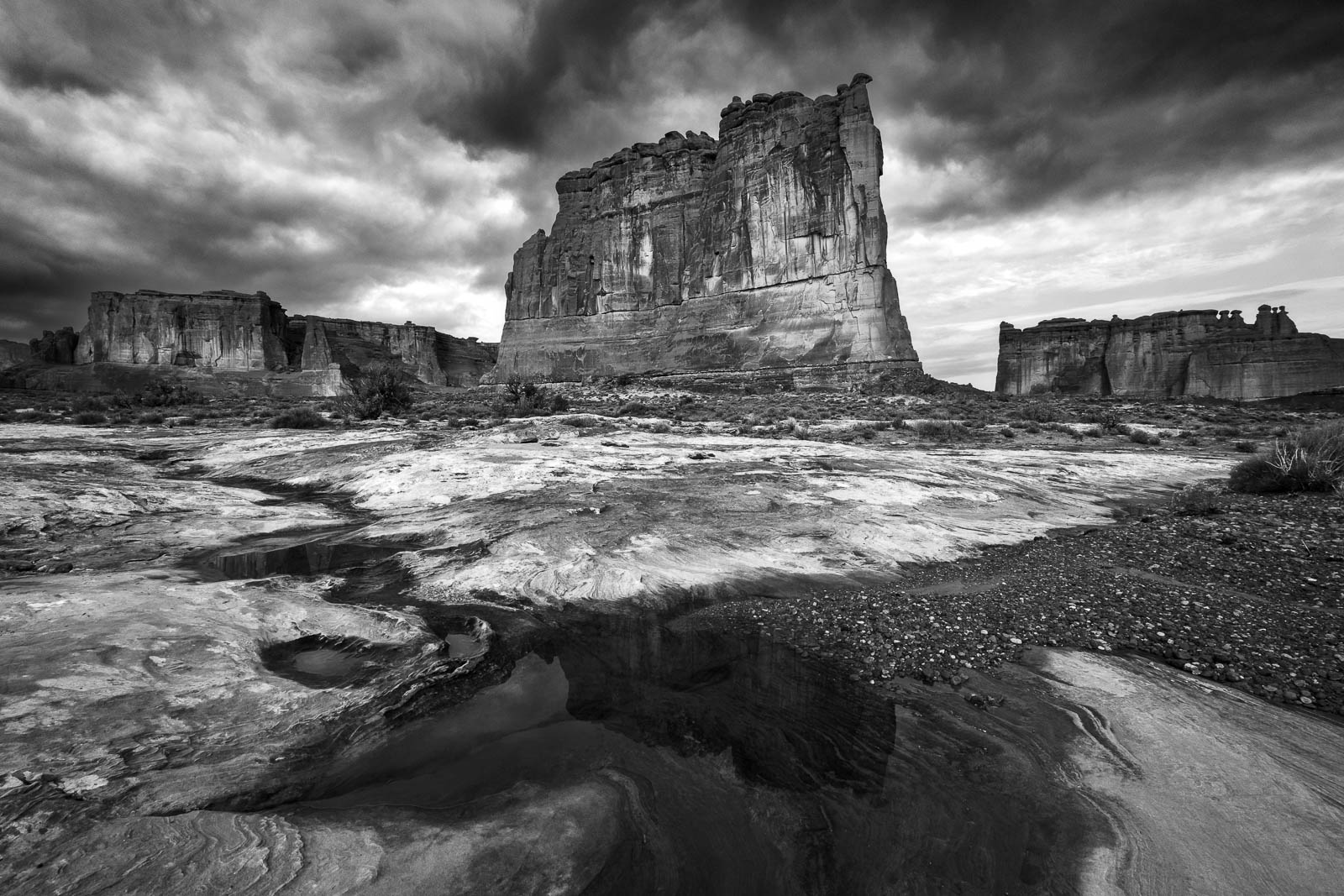 sandstone cliff in zion