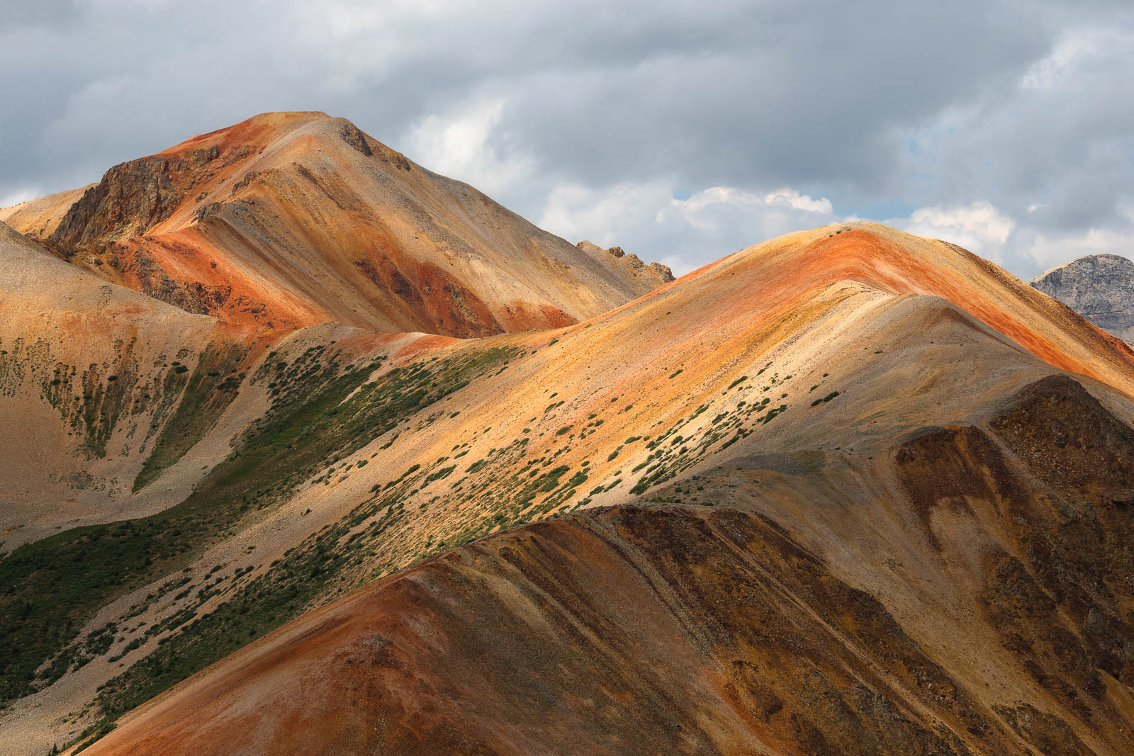 rust colored mountains in colorado